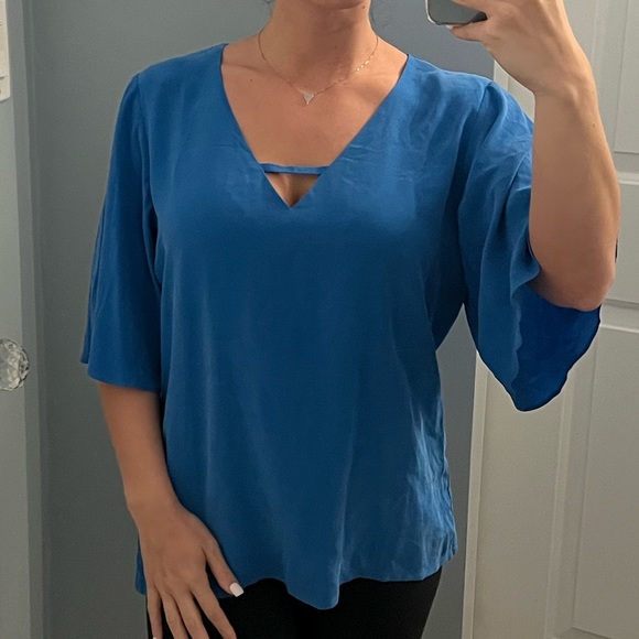 Ecru Royal Blue Short Sleeve Silk Blouse - Picture 2 of 7